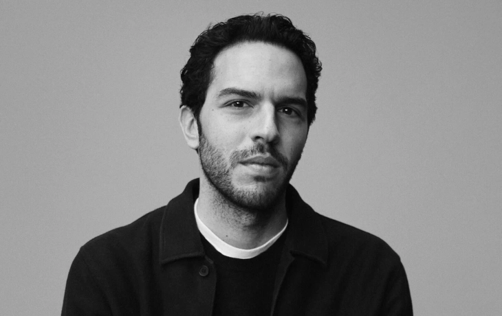 Джулиан Клауснер занял пост креативного директора Dries Van Noten Джулиан Клауснер занял пост креативного директора Dries Van Noten