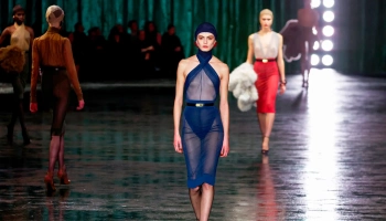 Новая коллекция Saint Laurent 2024: ещё больше голого тела и хрупкости Новая коллекция Saint Laurent 2024: ещё больше голого тела и хрупкости