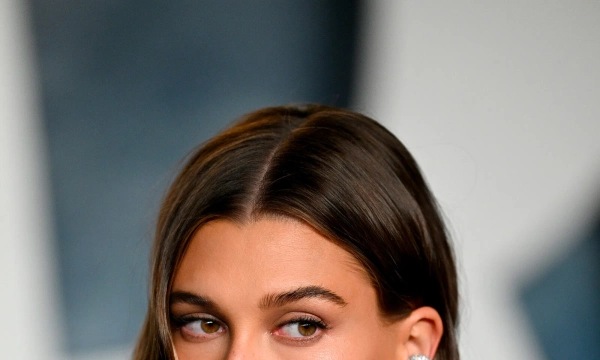 Хейли Бибер показала новый цвет волос на Суперкубке вместе с Джастином Бибером Хейли Бибер показала новый цвет волос на Суперкубке вместе с Джастином Бибером