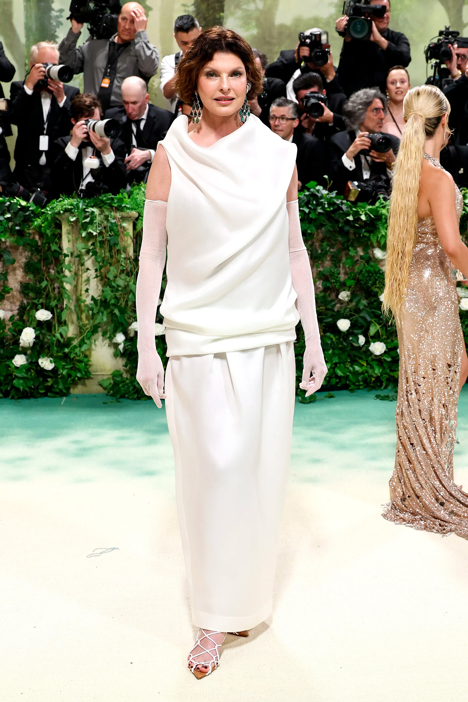 Линда Евангелиста в наряде Khaite на Met Gala 2024