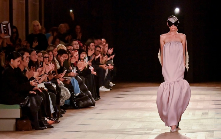 Пьерпаоло Пиччоли представил дебютную коллекцию для Balenciaga сезона весна-лето 2026 Пьерпаоло Пиччоли представил дебютную коллекцию для Balenciaga сезона весна-лето 2026