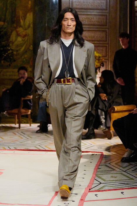 Versace коллекция весна-лето 2026 / Versace Spring-Summer 2026