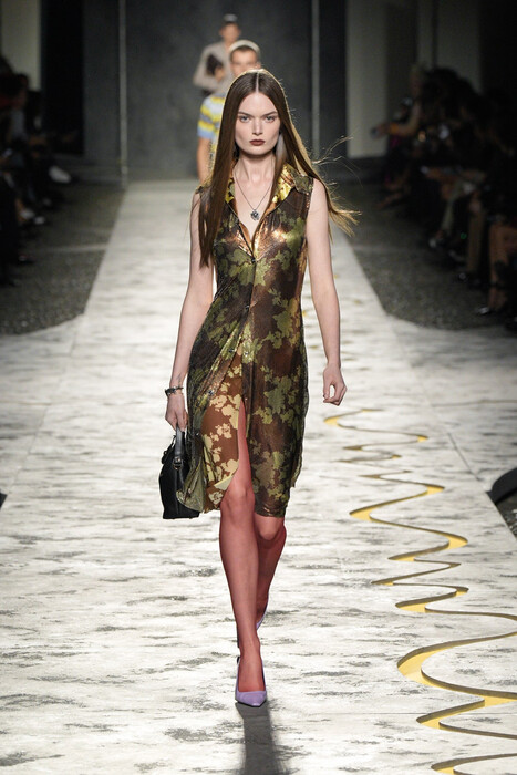 Versace весна-лето 2025 / Versace spring-summer 2025