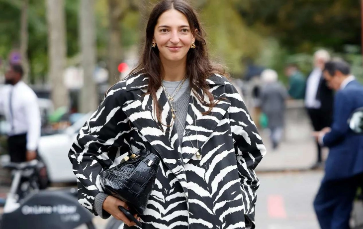 Клетка, полоска, зебра: принты осени−2025, которые носят все модные девушки мира Клетка, полоска, зебра: принты осени−2025, которые носят все модные девушки мира