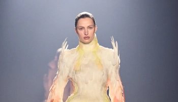 Мигель Кастро Фрейтас представил дебютную коллекцию для Mugler сезона весна–лето 2026