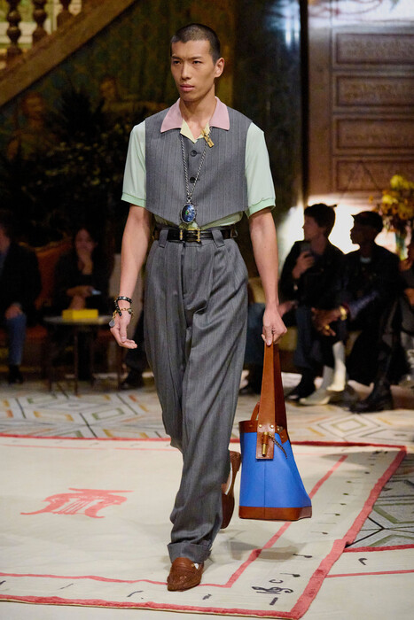 Versace коллекция весна-лето 2026 / Versace Spring-Summer 2026