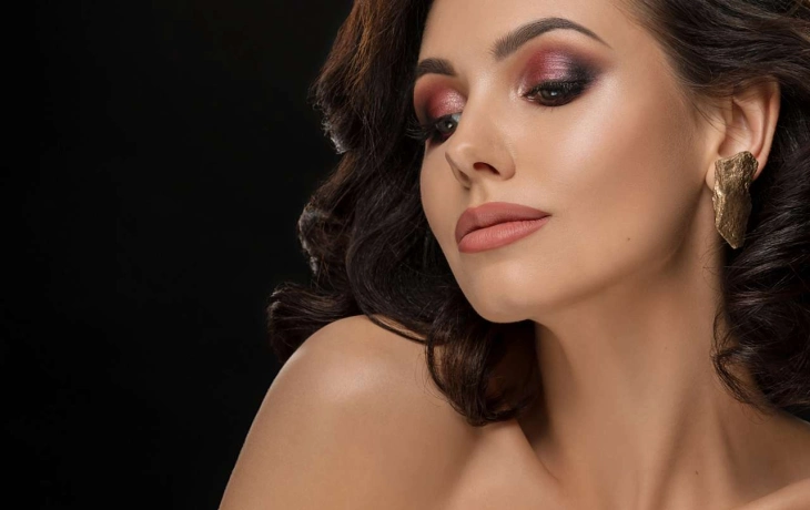 Осенний макияж: какие оттенки добавить в дождливый сезон Осенний макияж: какие оттенки добавить в дождливый сезон