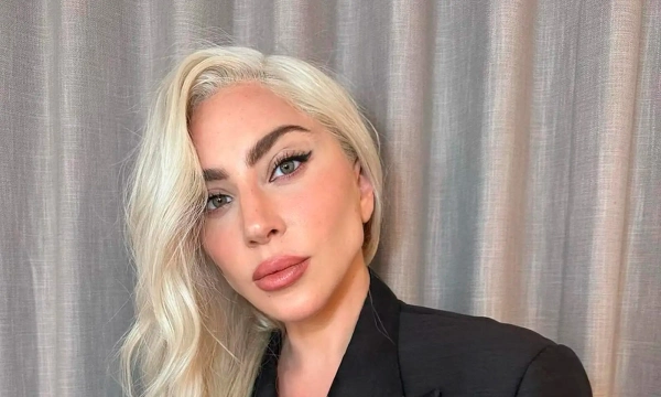 Теперь брюнетка: Леди Гага открывает новую эру с чёрным цветом волос Теперь брюнетка: Леди Гага открывает новую эру с чёрным цветом волос