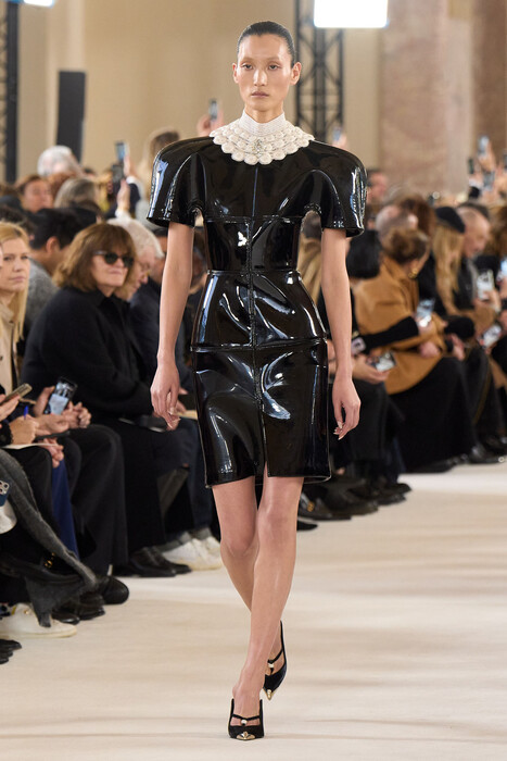 Schiaparelli Couture весна-лето 2024