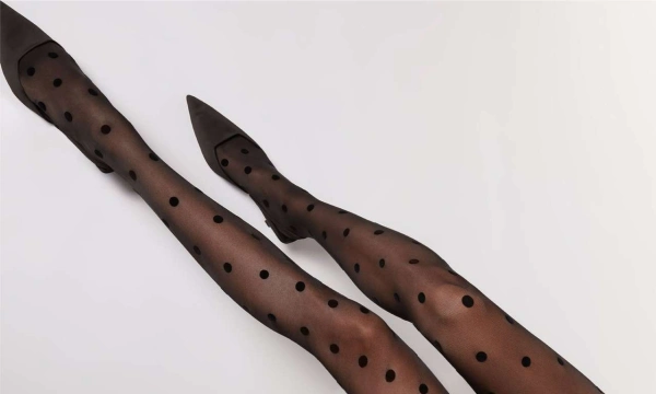 Колготки сезона: плотность, цвет, принт — как выглядеть дороже