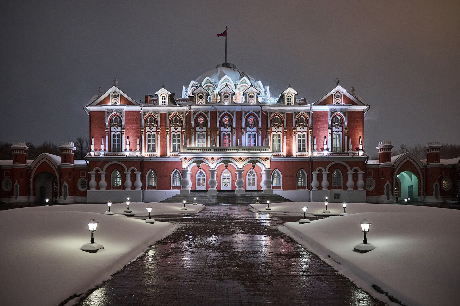 Петровский путевой дворец