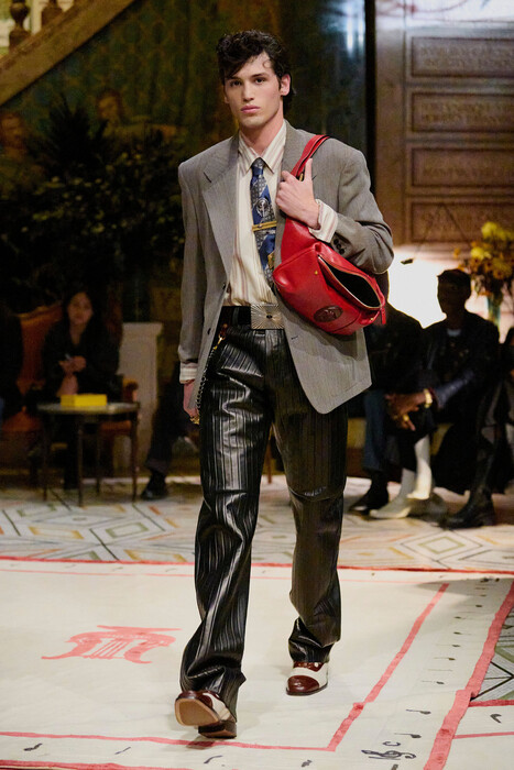 Versace коллекция весна-лето 2026 / Versace Spring-Summer 2026