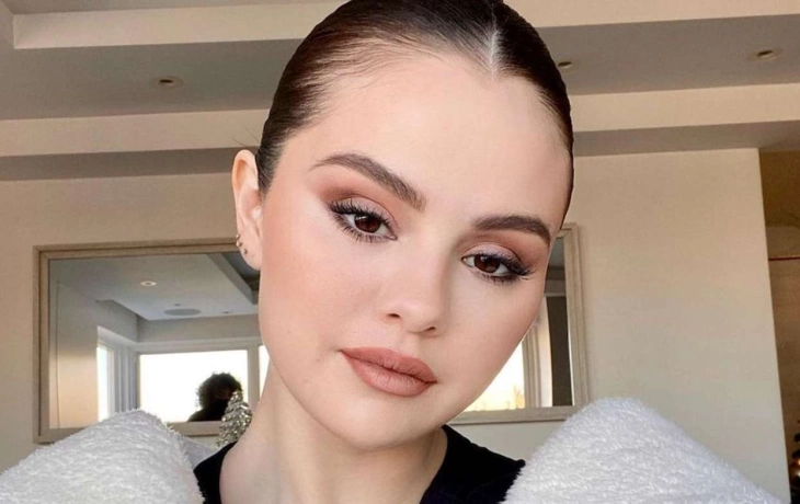 Шах и мат: как правильно наносить матовую помаду, чтобы она выглядела безупречно