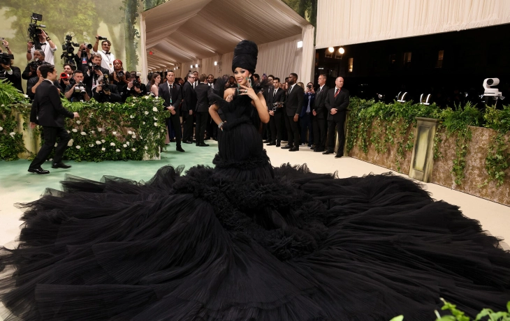 Удивили так удивили: самые яркие образы звёзд на Met Gala 2024 Удивили так удивили: самые яркие образы звёзд на Met Gala 2024