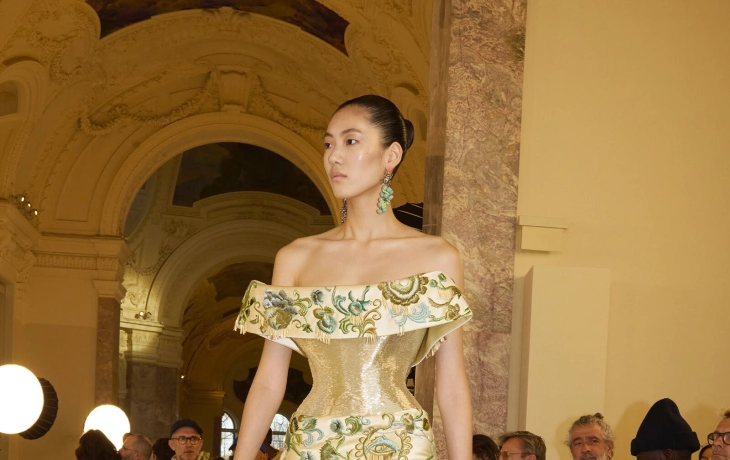 Корсеты, архитектура и риск: Schiaparelli Couture весна-лето 2025 Корсеты, архитектура и риск: Schiaparelli Couture весна-лето 2025