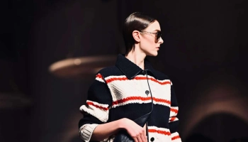 Полосатый рейс: как вписать этот принт в зимний гардероб, советы стилиста