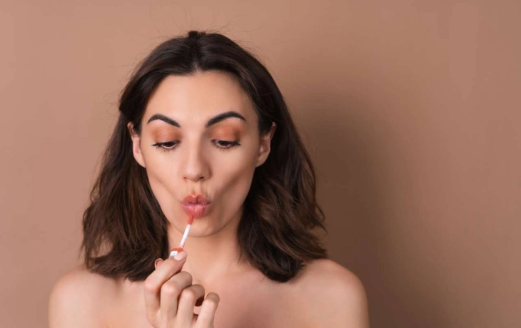Забудьте о сухости: масло для губ — новый must-have в косметичке