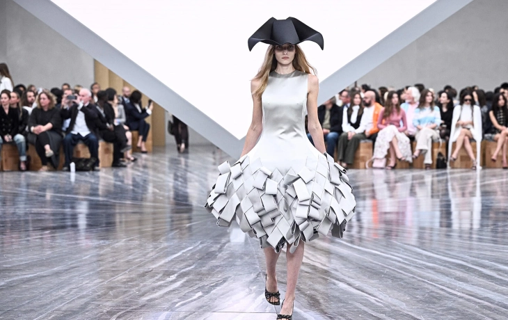 Джонатан Андерсон представил дебютную женскую коллекцию для Christian Dior