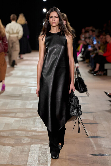 Balenciaga коллекция весна-лето 2026 / Balenciaga Spring-Summer 2026