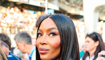 Наоми Кэмпбелл изобрела свой способ нанесения румян Наоми Кэмпбелл изобрела свой способ нанесения румян