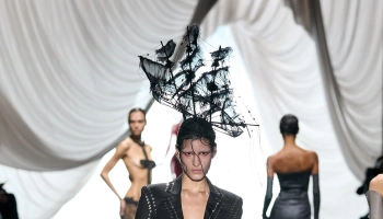 Русалки, пираты и кутюр: Людовик де Сен Сернен для Jean Paul Gaultier Русалки, пираты и кутюр: Людовик де Сен Сернен для Jean Paul Gaultier