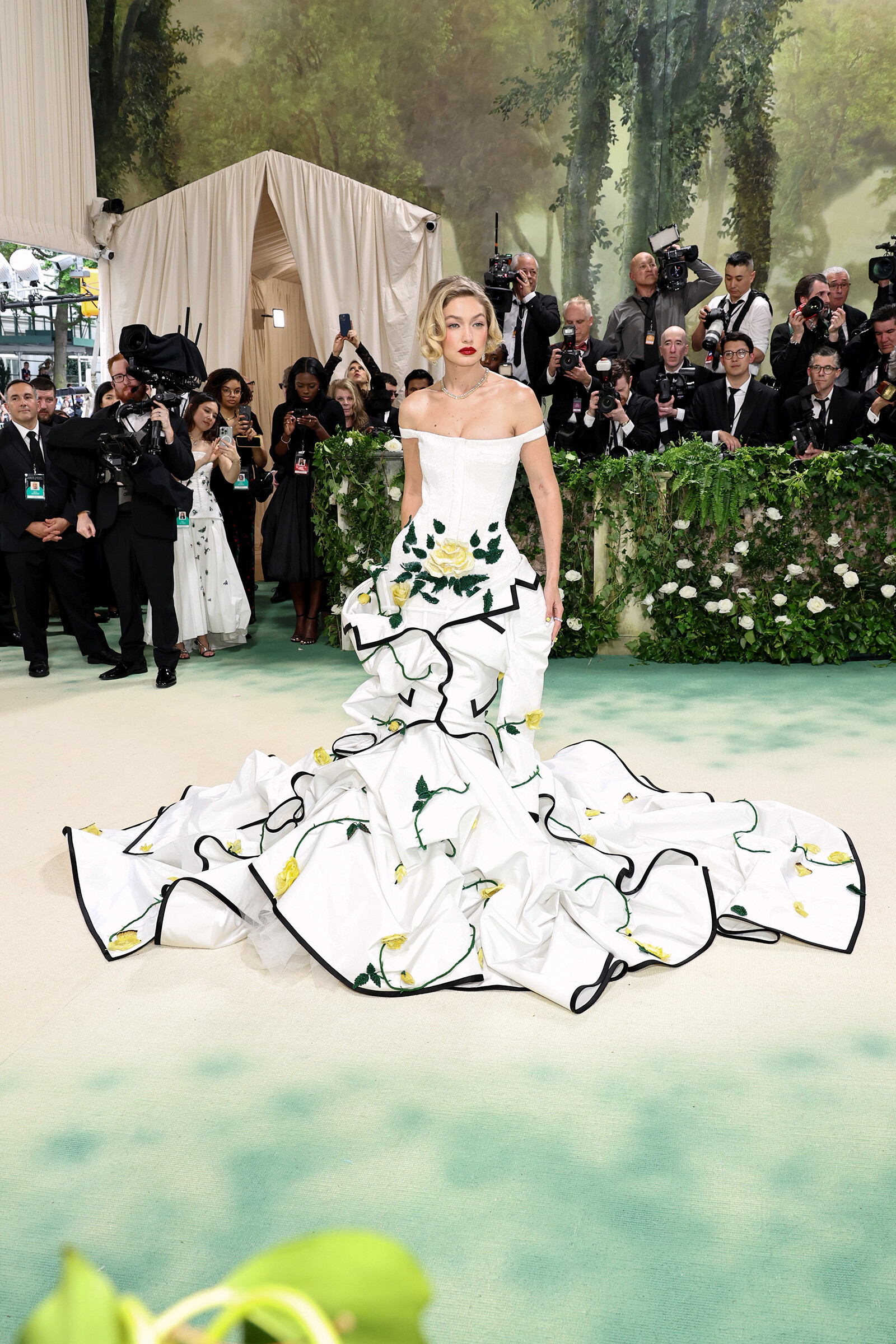 Джиджи Хадид Met Gala 2024