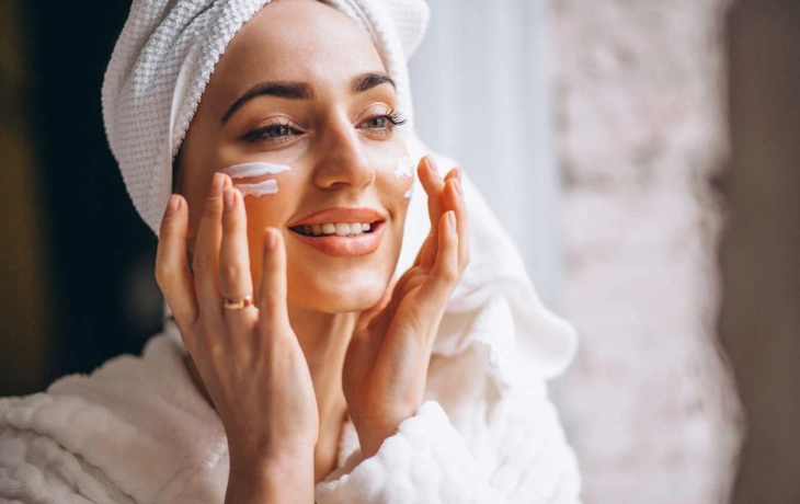 Средства с SPF на весну: как правильно наносить и смывать Средства с SPF на весну: как правильно наносить и смывать