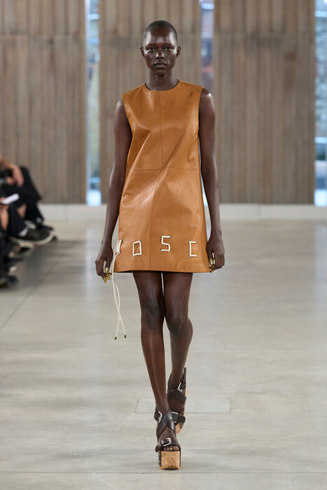 Moschino коллекция весна-лето 2026 / Moschino Spring-Summer 2026