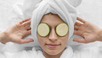 Как быстро скрыть следы бессонной новогодней ночи: лайфхаки против темных кругов под глазами