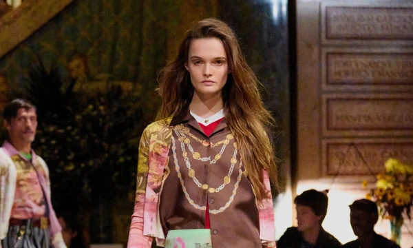 Первый не-Версаче у руля: встречаем дебютное шоу Дарио Витале для Versace