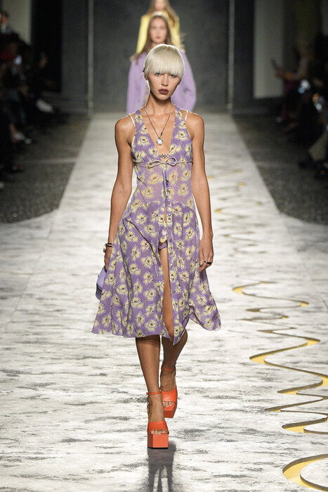 Versace весна-лето 2025 / Versace spring-summer 2025