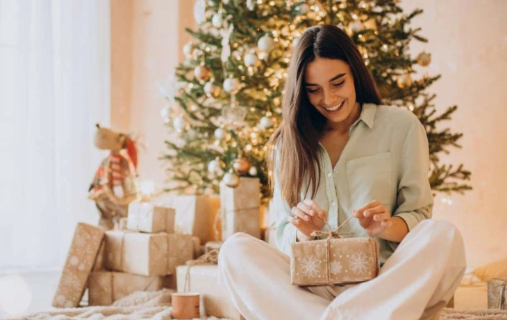 Пять подарков для взрослой дочери или подруги: одежда и аксессуары, как выбрать