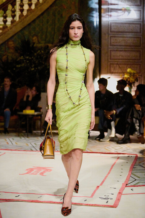 Versace коллекция весна-лето 2026 / Versace Spring-Summer 2026