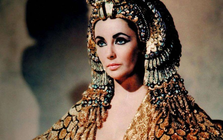 От Клеопатры до Эми Уайнхаус: история подводки для глаз От Клеопатры до Эми Уайнхаус: история подводки для глаз