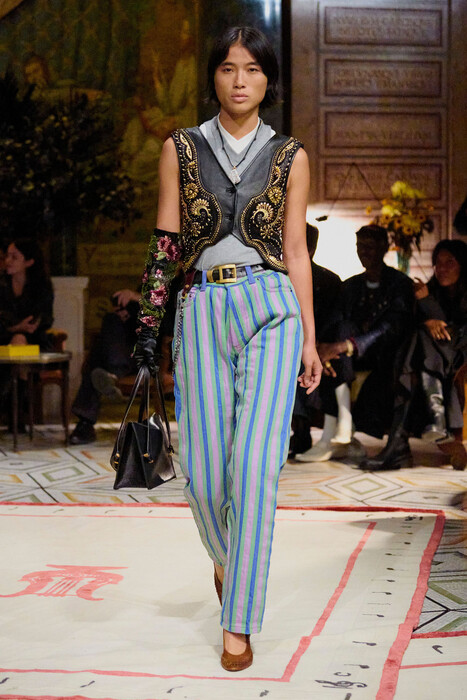 Versace коллекция весна-лето 2026 / Versace Spring-Summer 2026
