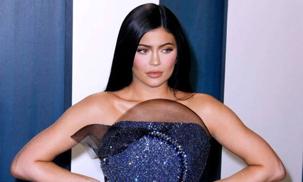 Когда пластика спасает карьеру: топ звезд, которые вернулись в профессию благодаря хирургам Когда пластика спасает карьеру: топ звезд, которые вернулись в профессию благодаря хирургам