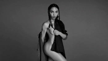 Рекламную кампанию Calvin Klein с обнажённой певицей FKA Twigs запретили из-за аморальности