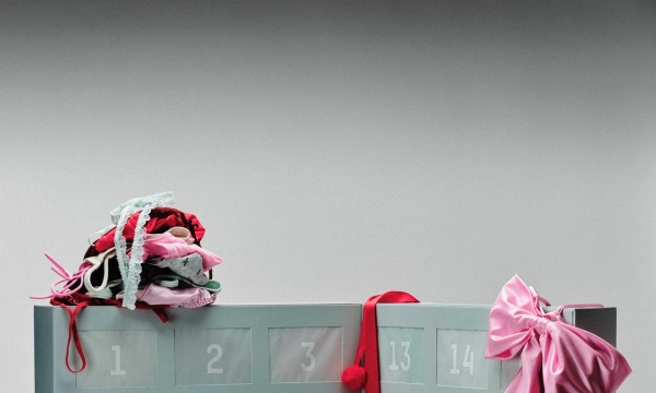 Skims представил лимитированный адвент-календарь с трусиками