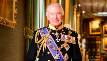 Новый официальный портрет Карла III представили Великобритании