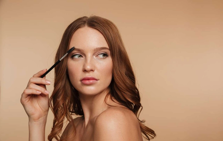 Татуаж, алопеция и другие причины, почему ваши брови становятся тоньше Татуаж, алопеция и другие причины, почему ваши брови становятся тоньше