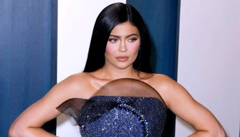 Когда пластика спасает карьеру: топ звезд, которые вернулись в профессию благодаря хирургам