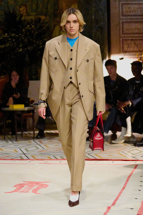 Versace коллекция весна-лето 2026 / Versace Spring-Summer 2026