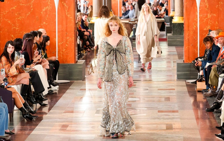 Louis Vuitton: мода XVII века в сезоне весна–лето 2026 Louis Vuitton: мода XVII века в сезоне весна–лето 2026