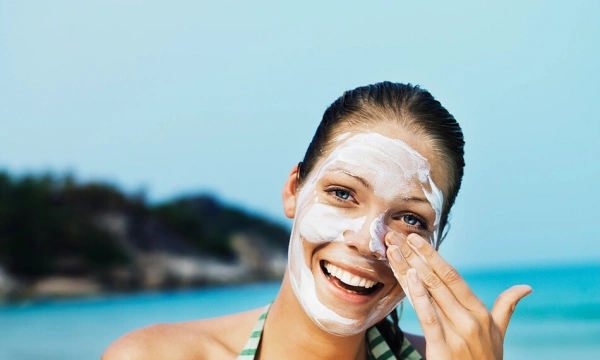 На солнце без проблем: La Roche-Posay выпустил новый солнцезащитный крем для жирной кожи На солнце без проблем: La Roche-Posay выпустил новый солнцезащитный крем для жирной кожи