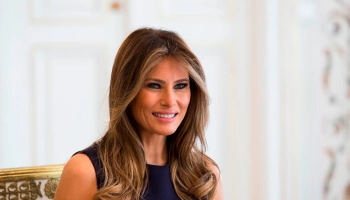 Почему Мелании Трамп не было на семейной рождественской открытке?