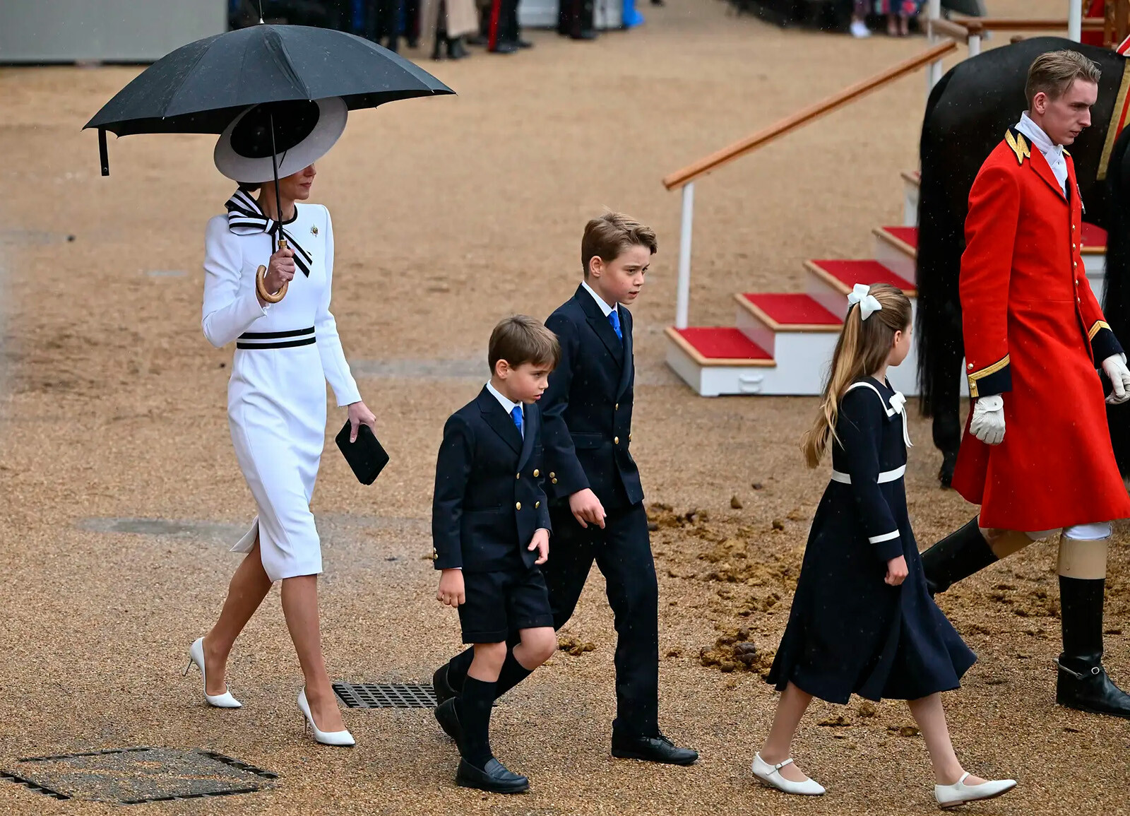 Кейт Миддлтон с детьми на параде Trooping the Color 15 июня 2024 года