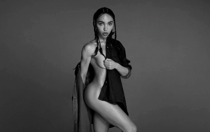 Рекламную кампанию Calvin Klein с обнажённой певицей FKA Twigs запретили из-за аморальности