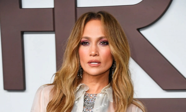 Дженнифер Лопес сделала макияж в стиле тыквенного латте