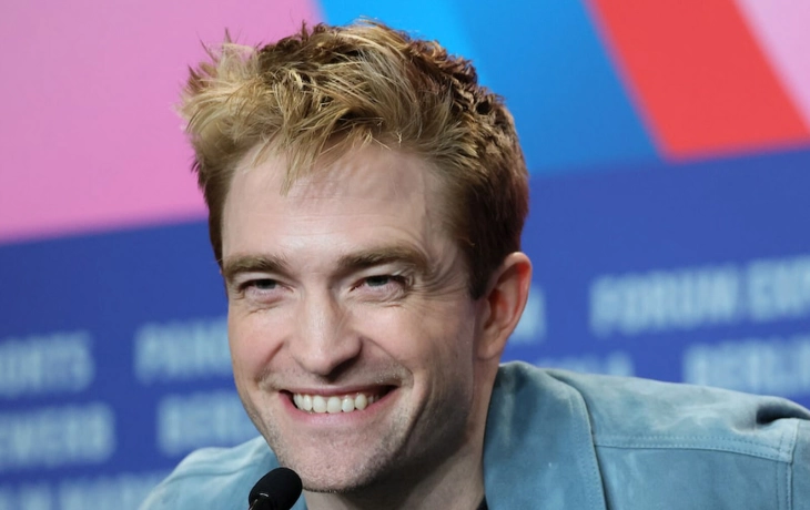 Роберт Паттинсон считает себя зумером и снова готов сняться в «Сумерках» Роберт Паттинсон считает себя зумером и снова готов сняться в «Сумерках»