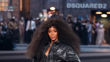 Наоми Кэмпбелл появилась в рокерском образе на подиуме Dsquared2